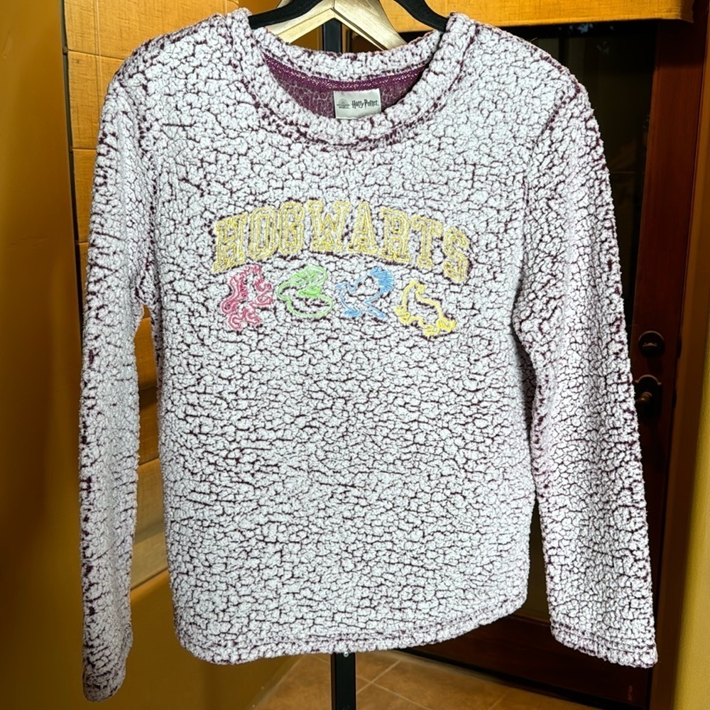 Harry Potter Hogwarts Wizarding World Fluffy Pajama Sleepwear Top Size Small